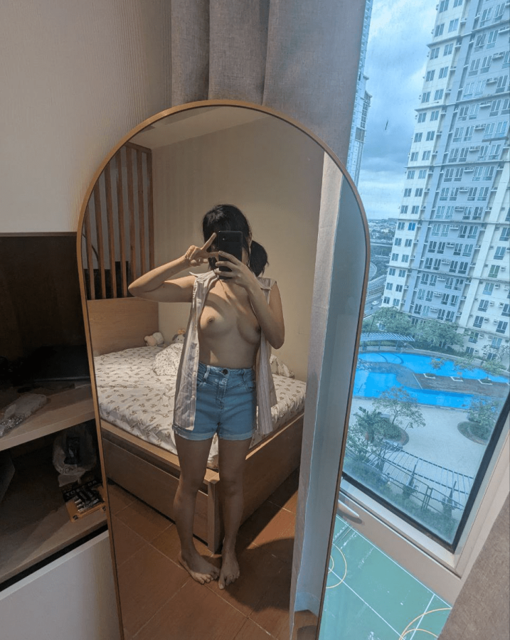 first selfie in my new place! living the high life >w<