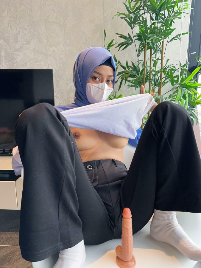 Don�t get jealous, yours is Wayyyy juicier and tastier