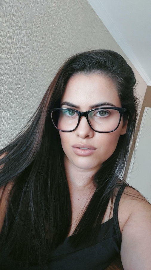 I feel like a teacher when I'm wearing glasses ??