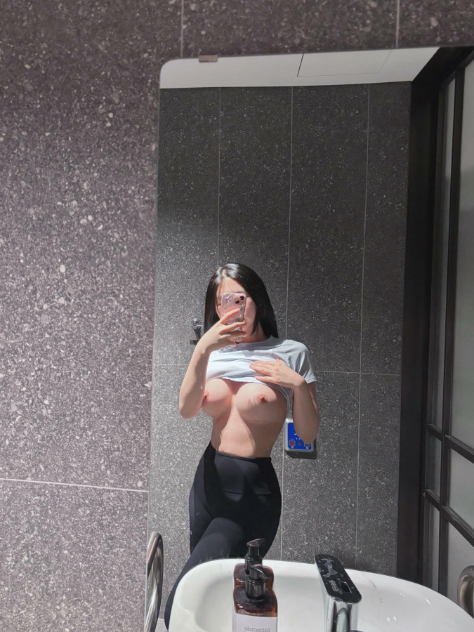 Wanna date a Korean pilates instructor with exhibitionism?